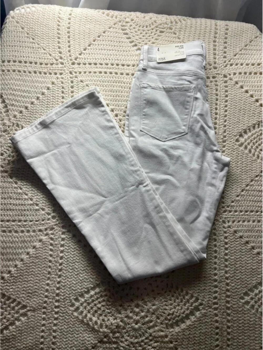 NWT A. N. A. white High Rise Flare SZ 4
